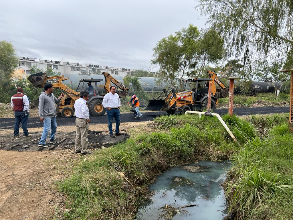 «Realiza Ing. Omar Hernández supervisión minuciosa  para solucionar escurrimientos de aguas residuales y mantener una comunicación constante con los&nbsp;usuarios»