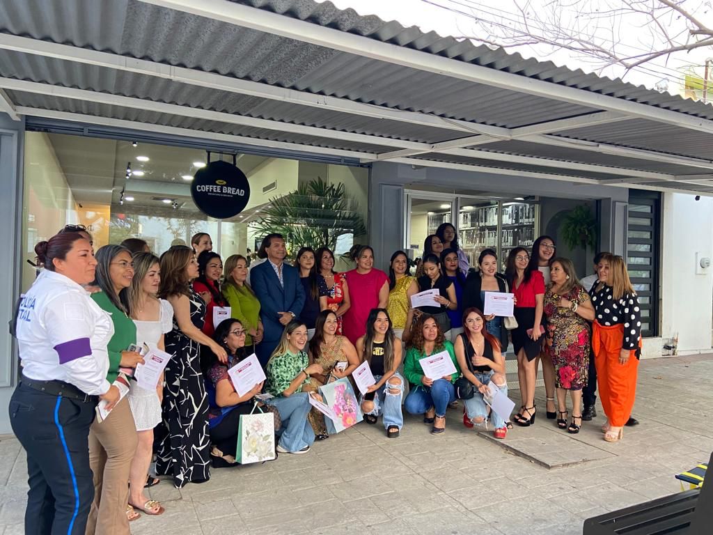 Rector de la UNT se reúne con mujeres líderes de opinión en conmemoración del Día Internacional de la Mujer en Ciudad Victoria,&nbsp;Tamaulipas.