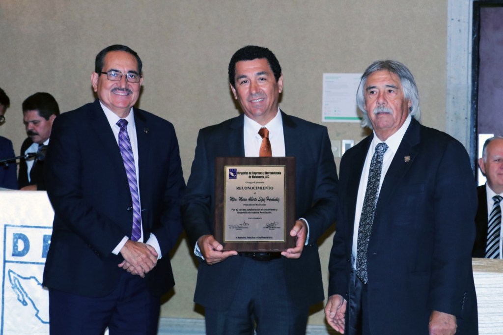 El alcalde de Matamoros presenta proyectos de desarrollo para la ciudad durante la toma de protesta de la Mesa Directiva&nbsp;2023-2025