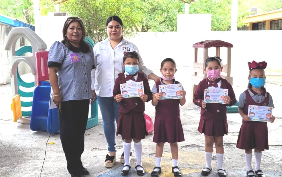 APOYA MUNICIPIO A PRE-ESCOLAR ESTEFANÍA CASTAÑEDA CON MAESTRA&nbsp;MUNICIPAL