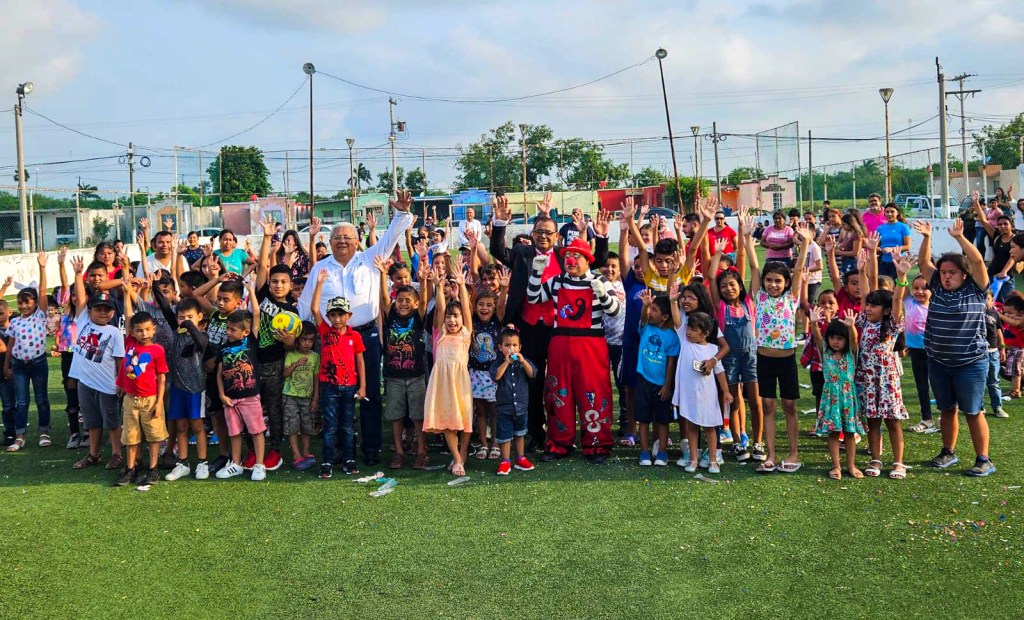 Regidor Erasmo Reyes celebra el Día del Niño en la colonia Los Fresnos en Valle&nbsp;Hermoso