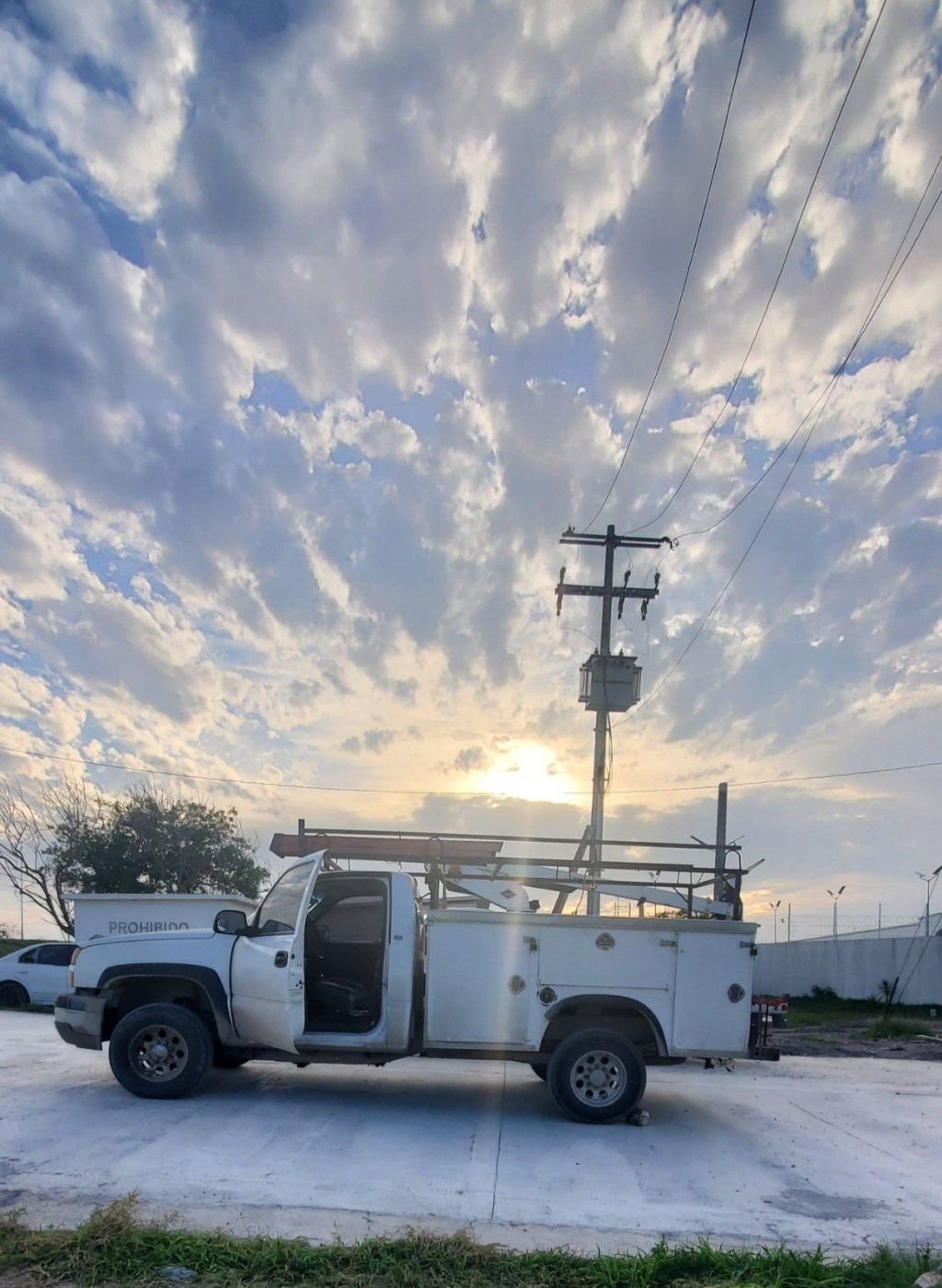 AUXILIA GOBIERNO DE RÍO BRAVO CON REPARACION DE TRANSFORMADOR A INFONAVIT DEL&nbsp;RÍO