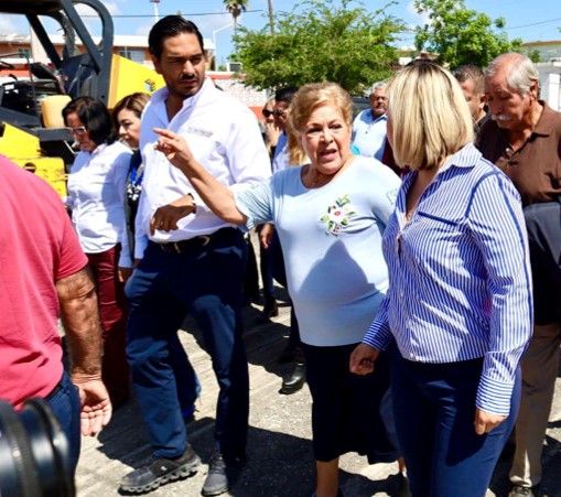 ENTRE “PIÑATAS, BODAS Y BAUTIZOS”, ALCALDE PROMUEVE SU REELECCIÓN ¡QUE&nbsp;PENA!
