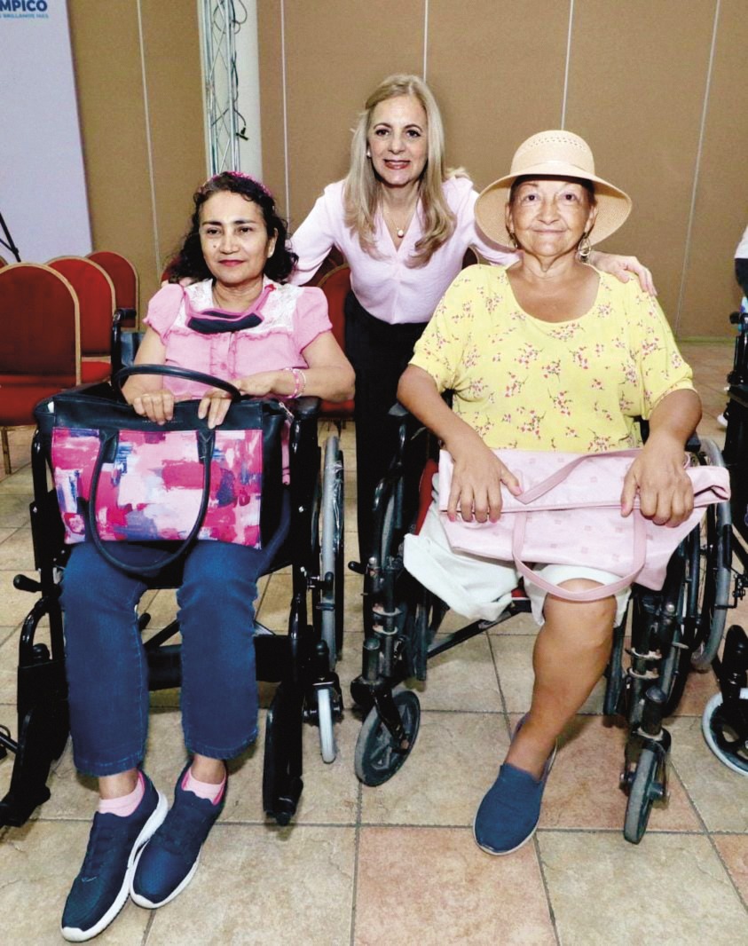 Chucho Nader y Aída Féres de Nader Encabezan Nueva Entrega de Apoyos y aparatos&nbsp;Funcionales