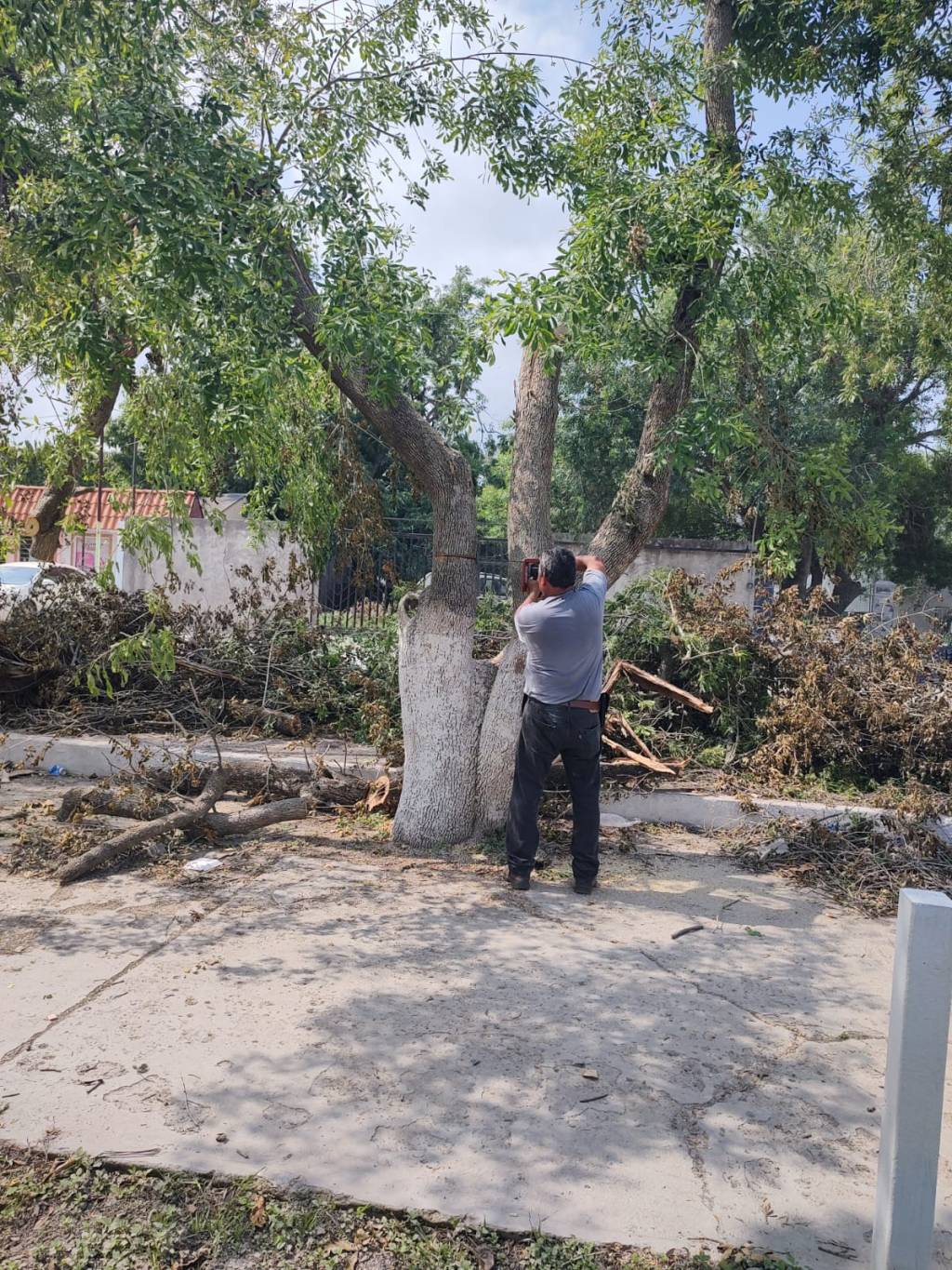 CONTINÚA MUNICIPIO LABORES DE AUXILIO A DAMNIFICADOS DE LA VILLA TRAS&nbsp;TROMBA