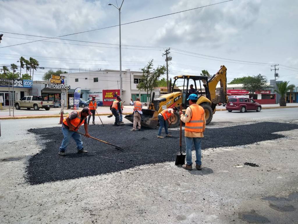 MUNICIPIO REFUERZA BACHEO EN COLONIA PRIMERO DE&nbsp;MAYO