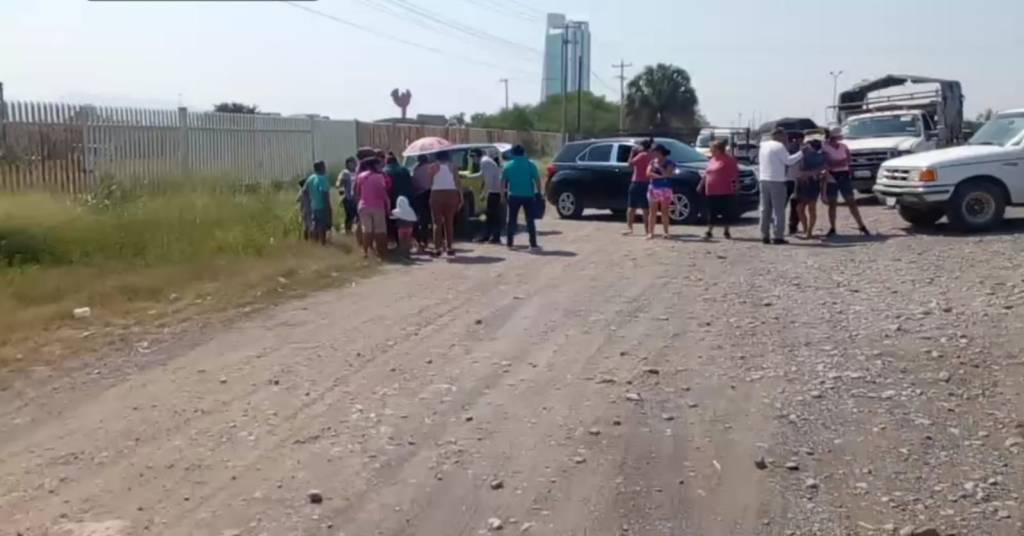 Ciudadanos cierran la circulación en el libramiento Naciones Unidas en medida de protesta por falta de agua en Ciudad&nbsp;Victoria