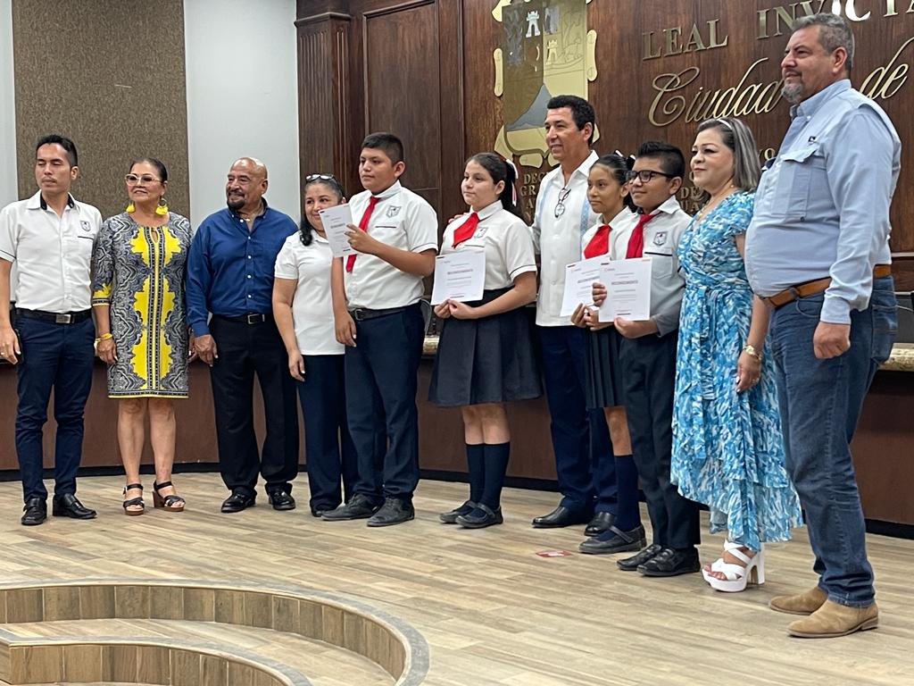 Reconoce alcalde Mario Alberto López Hernández a los campeones académicos y deportistas de&nbsp;Matamoros