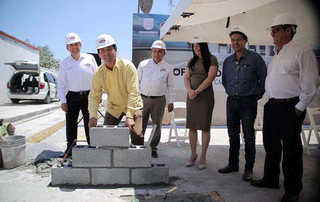 Coloca alcalde Mario Alberto López Hernández la primera piedra del edificio de la Cámara Nacional de la Industria de la&nbsp;Construcción