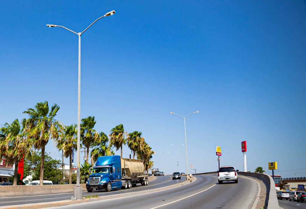 Gobierno Municipal repone el alumbrado en el puente vehicular de Periférico y&nbsp;Sexta