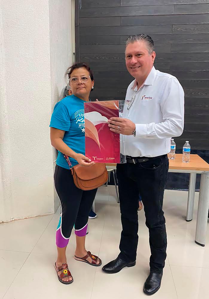 Reciben familias de Matamoros escrituras por parte de&nbsp;ITAVU