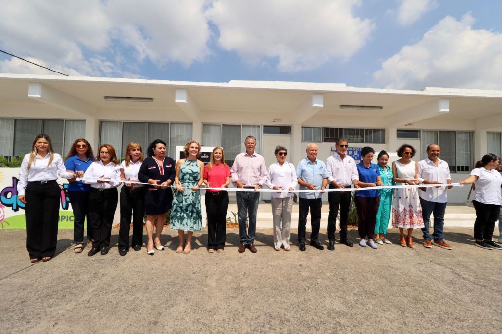 Entregan Chucho Nader y Aída Féres de Nader Rehabilitación Integral de la Casa Hogar del&nbsp;Niño