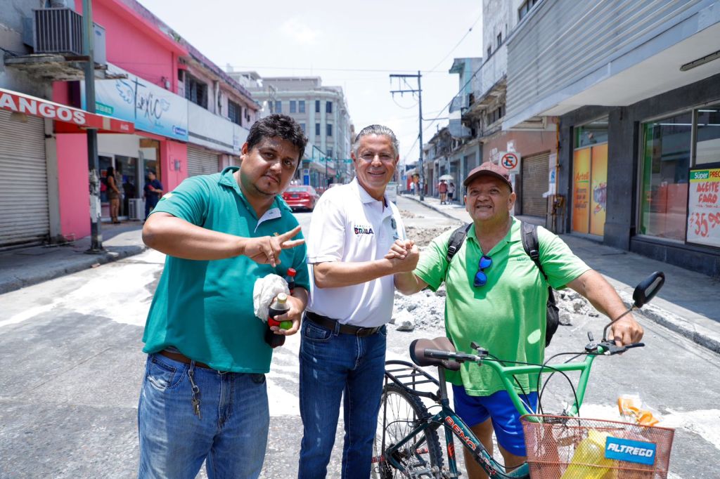 Renueva Chucho Nader Pavimento en las Vialidades de la Zona&nbsp;Centro
