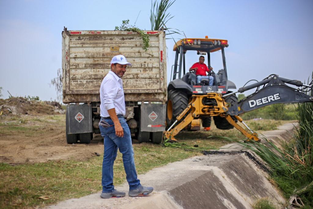 Supervisa Pepe Shcekaibán Limpieza de la Red de Canales&nbsp;Pluviales