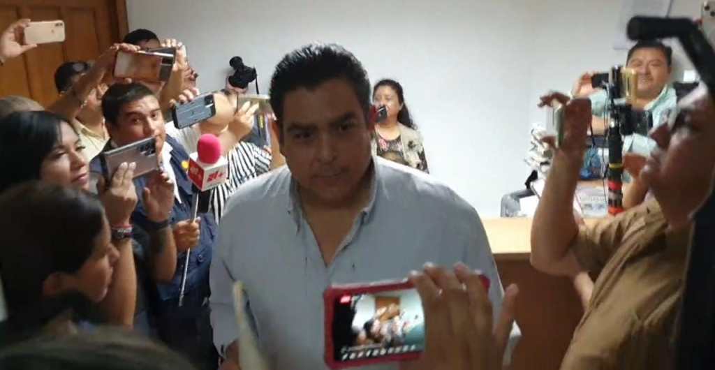 Niegan carta de residencia a Francisco Garcia Cabeza de Vaca; tiene que ir en persona a&nbsp;tramitarla