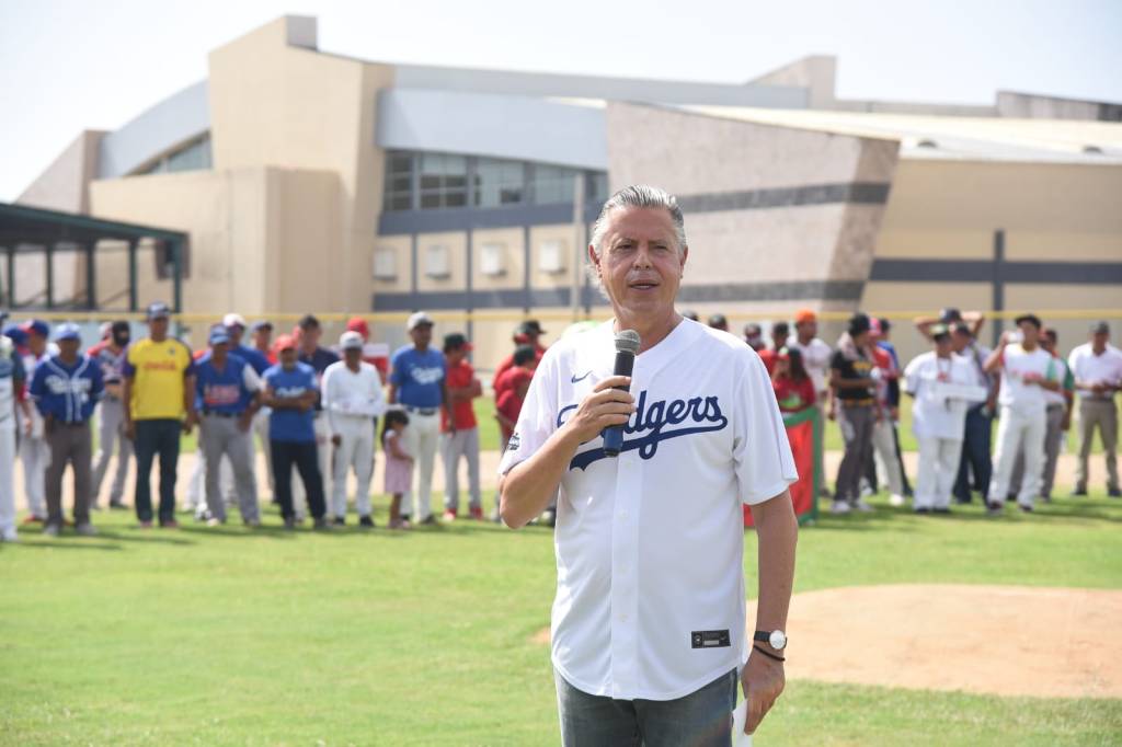 Chucho Nader cumple su compromiso y reinaugura el Campo de Béisbol «Ángel Castro Pacheco» en la Ciudad&nbsp;Deportiva