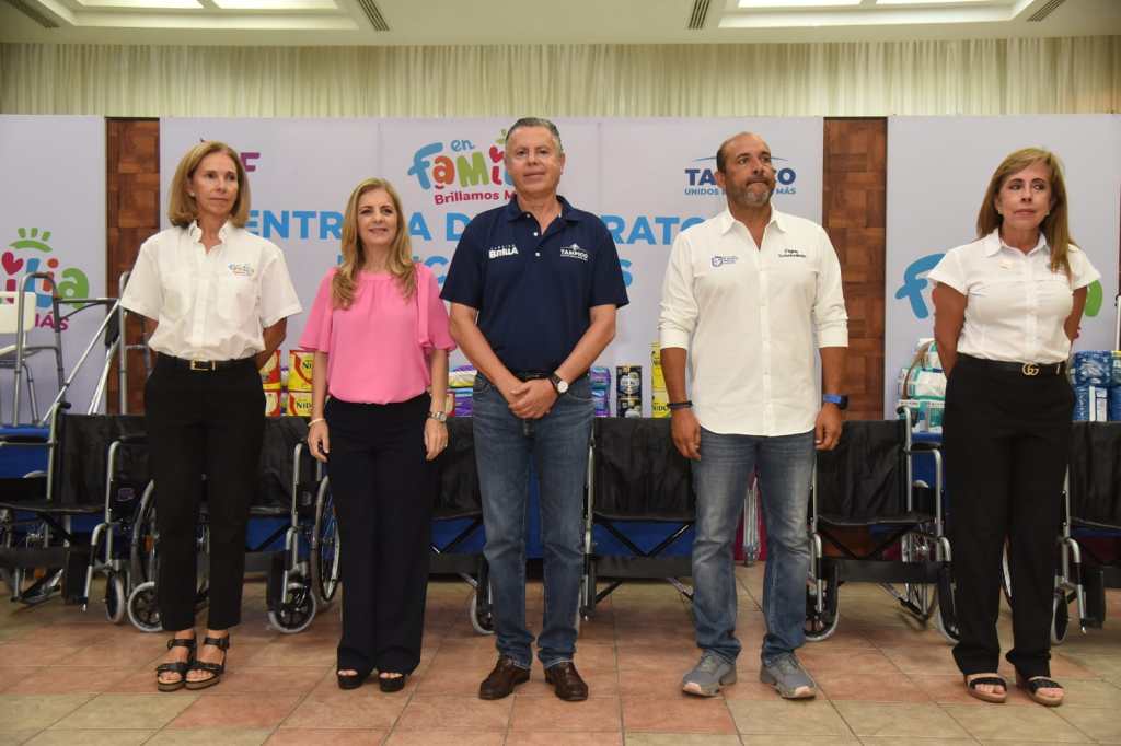 Entregan Chucho Nader y Aída Féres de Nader Más Aparatos Funcionales a Grupos&nbsp;Vulnerables