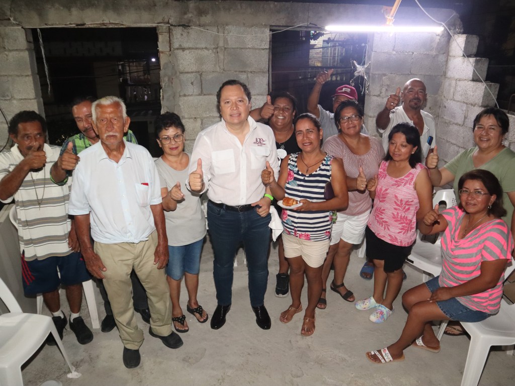 Carlo González Representa al Alcalde en Visita a Colonia Primero de&nbsp;Mayo
