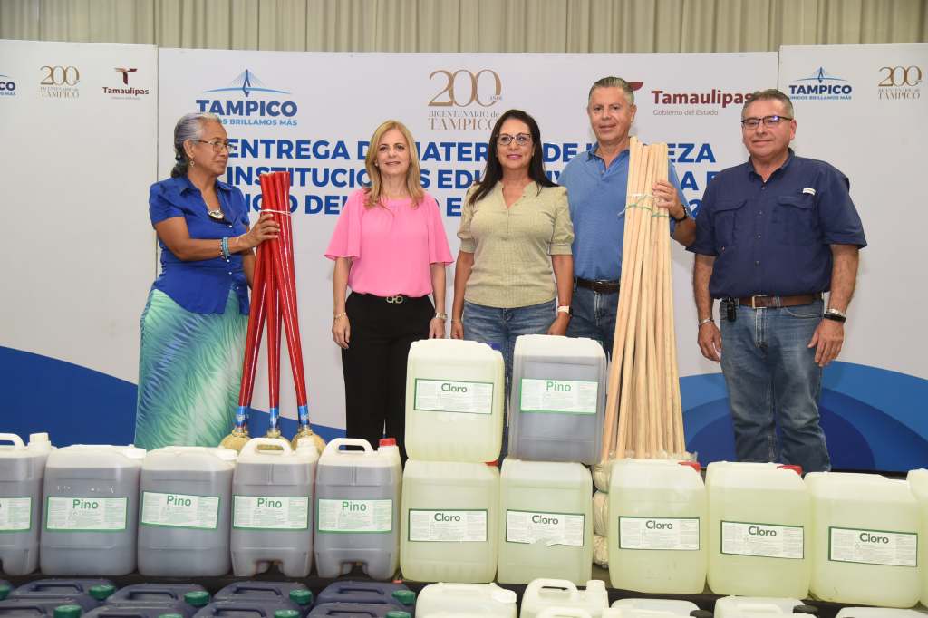 Entrega Chucho Nader Material y Equipo de Limpieza a Escuelas de&nbsp;Tampico