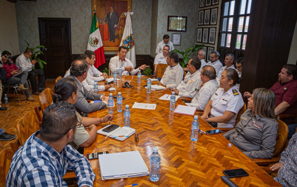 Presentan innovador proyecto para el cultivo del ostión en la zona de&nbsp;Higuerillas
