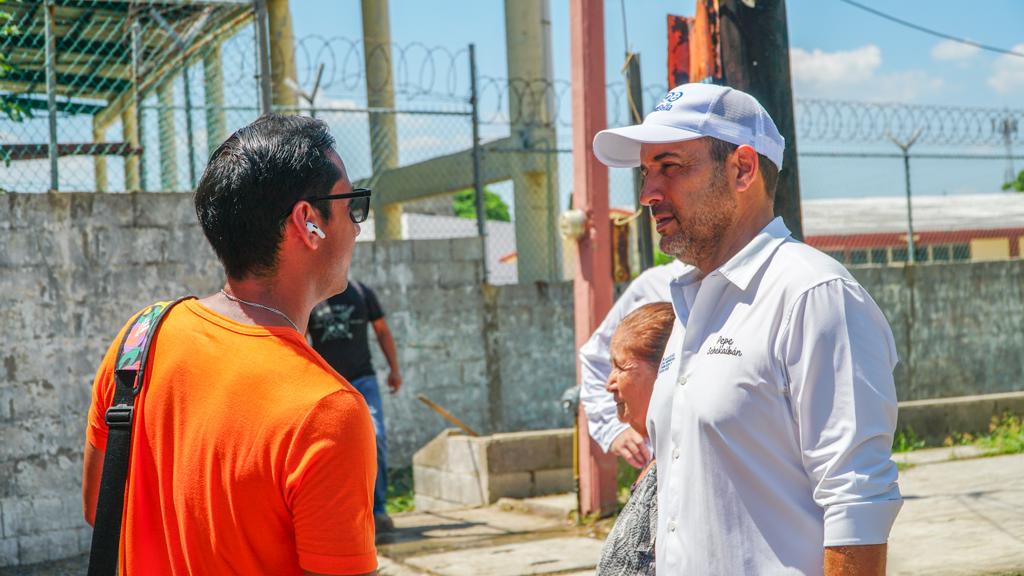 Intensificamos en Tampico limpieza de áreas verdes de escuelas : Pepe&nbsp;Schekaibán