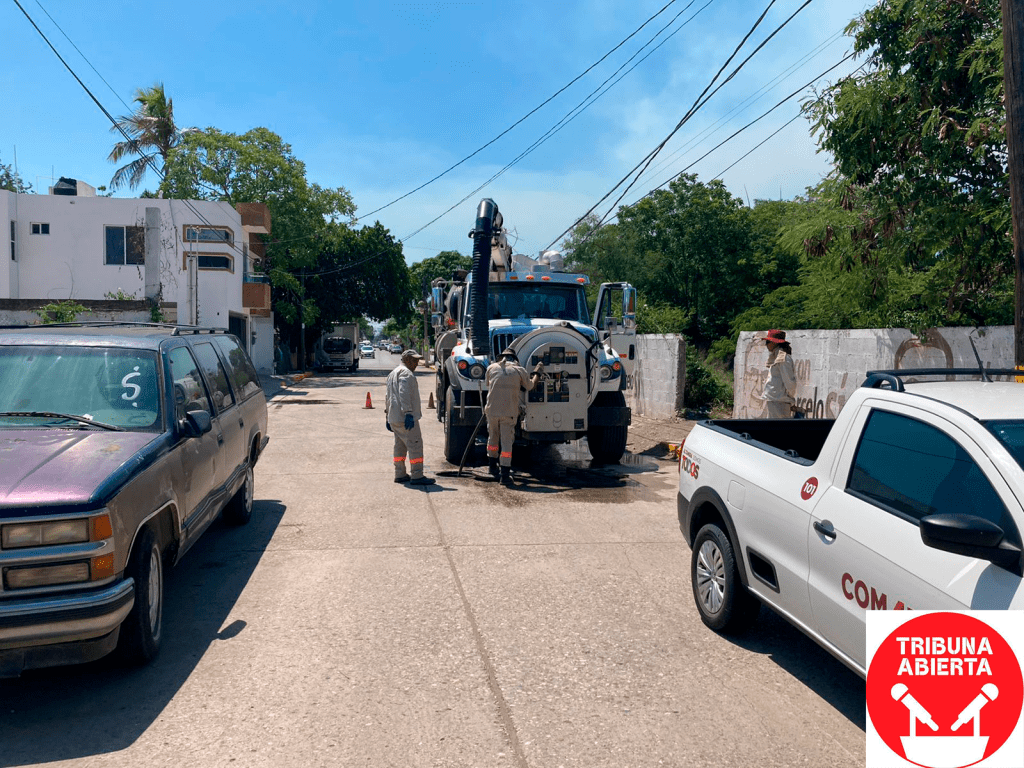 Proporciona COMAPA Altamira desazolve y mantenimiento a líneas de&nbsp;drenaje