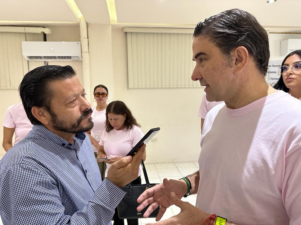 ‘Coquetean’ Maki y Carlos Peña con el&nbsp;PVEM