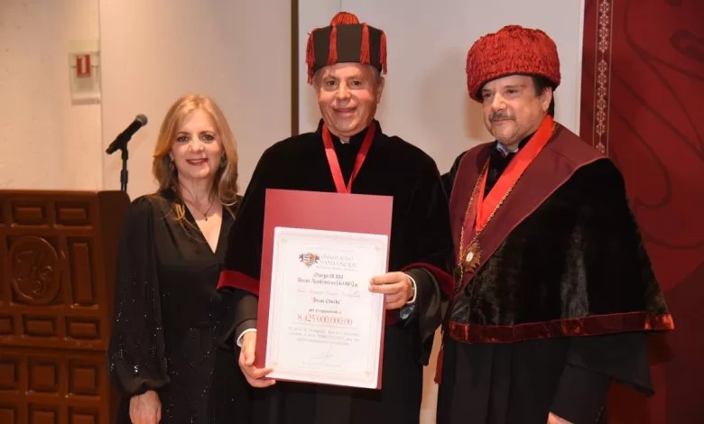 Recibe Chucho Nader Título de Doctor Honoris Causa en la&nbsp;CDMX