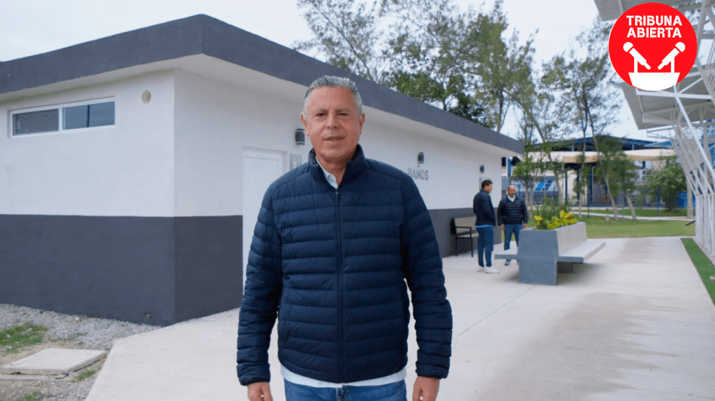 El presidente municipal Chucho Nader entrega un moderno módulo de baños y vestidores en el campo de futbol «Joaquín&nbsp;Badillo