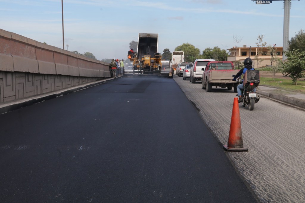 Mario Alberto López Hernández informa sobre los avances significativos en el programa de&nbsp;pavimentación