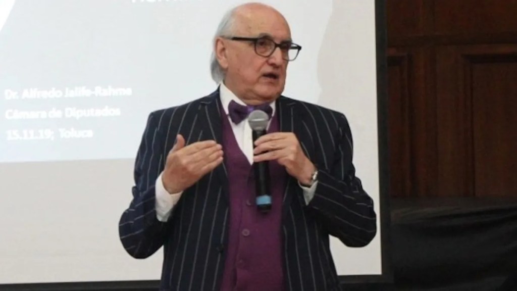 Detienen a Alfredo Jalife en CDMX por presunta difamación a Tatiana&nbsp;Clouthier