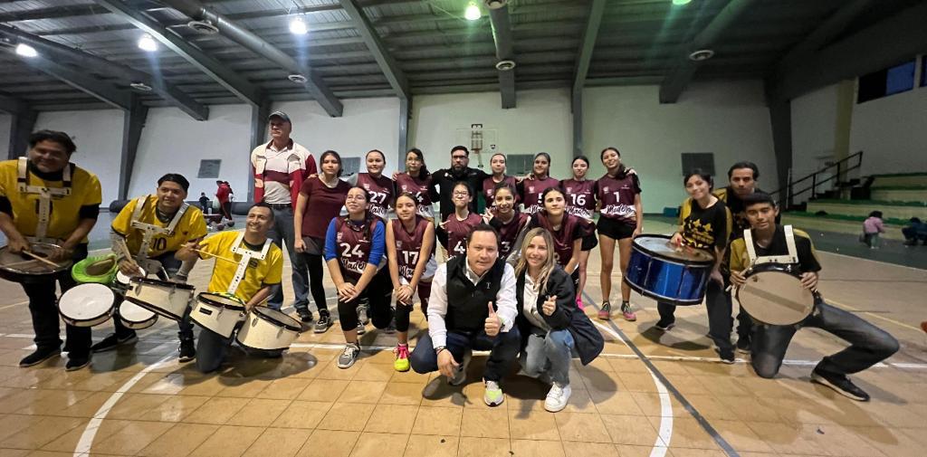 Carlo González representa al Alcalde Oseguera en emocionante juego de la Academia Felinos rumbo al TORNEO INDE (CONADE)&nbsp;2023