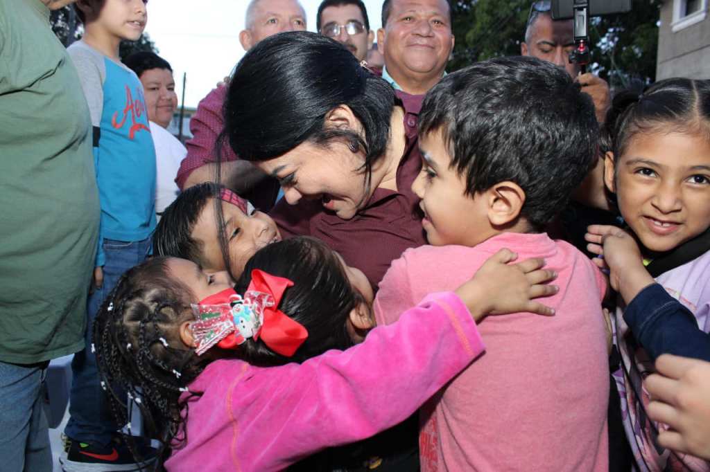 Ursula Patricia Salazar Mojica Destaca Espíritu Navideño en Colonia El Arenal&nbsp;Tampico