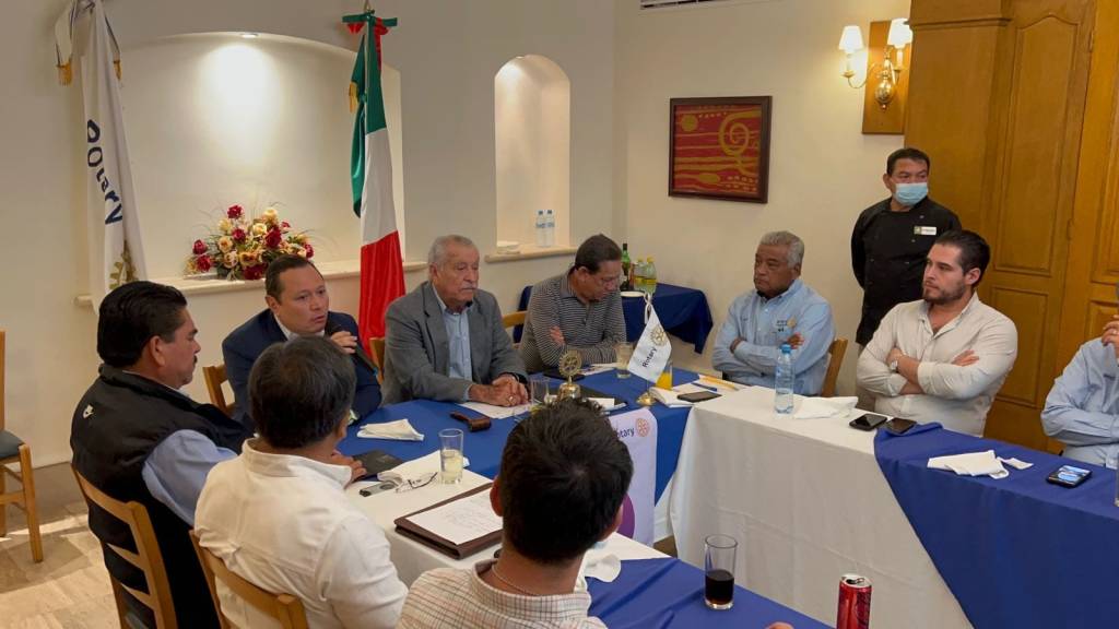 Carlo González, Representante Municipal, Contribuye al Diálogo en Reunión del Club Rotario&nbsp;Miramar