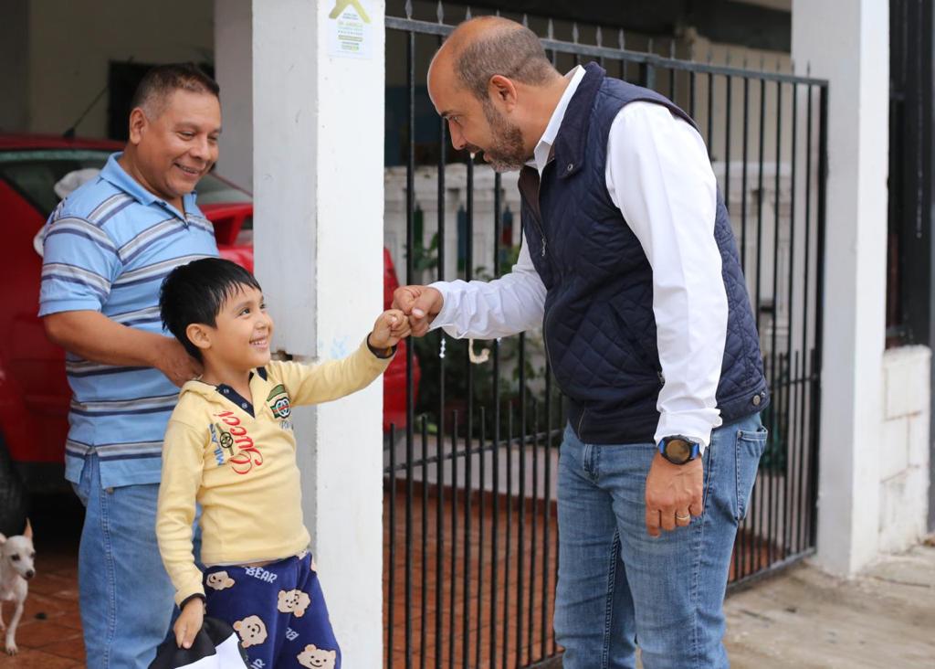 Encabeza Pepe Schekaibán nueva jornada de limpieza en la colonia&nbsp;Borreguera