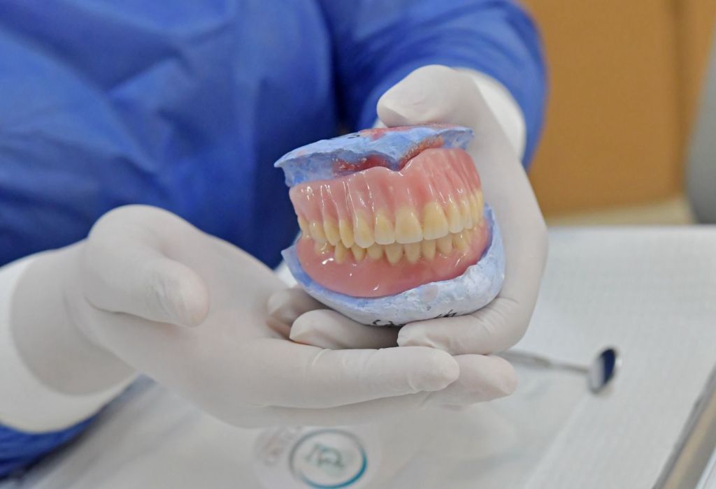 Realiza DIF Matamoros 9na Entrega de Placas Dentales para Adultos&nbsp;Mayores