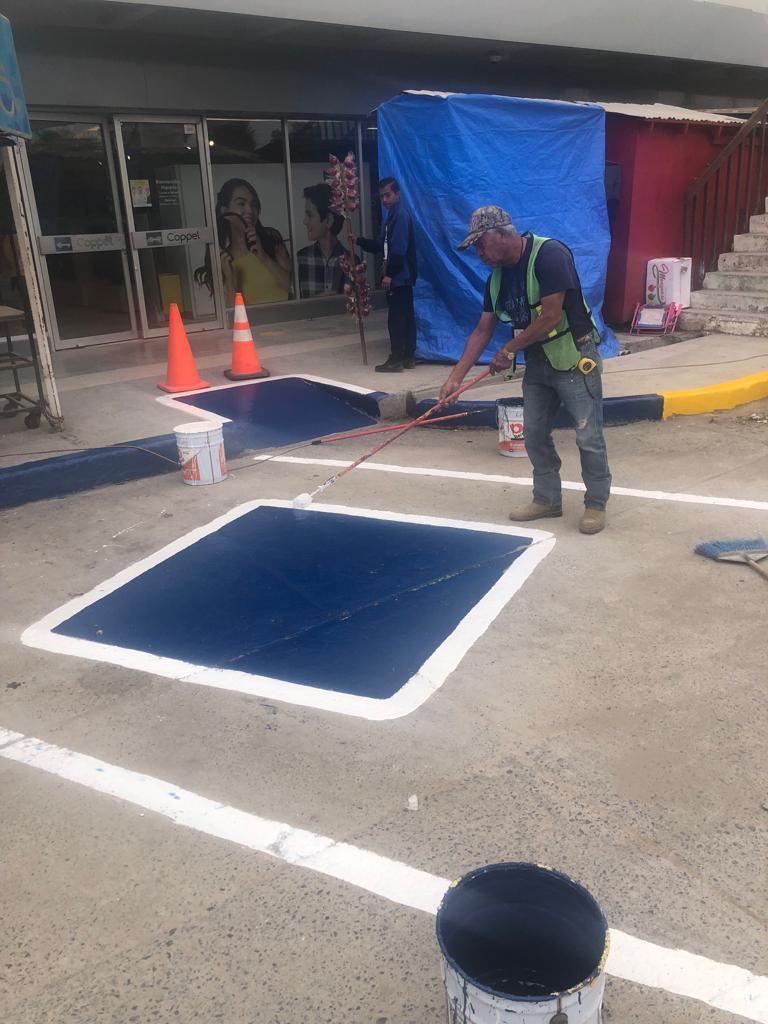 El Gobierno de Río Bravo Realiza Mantenimiento a Espacios Reservados para Personas con&nbsp;Discapacidad