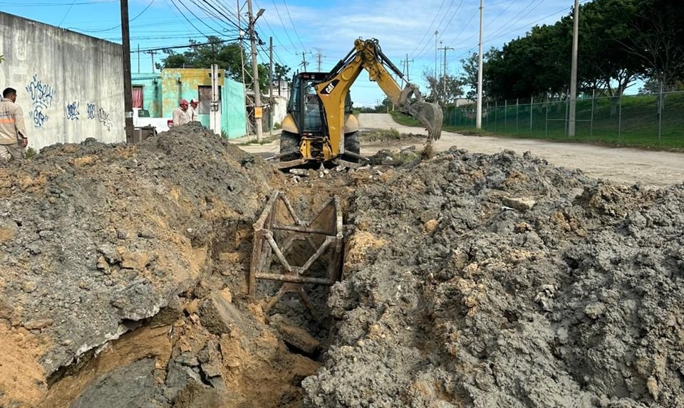 Lleva a cabo COMAPA Altamira trabajos de reparación y reposición de líneas de&nbsp;drenaje