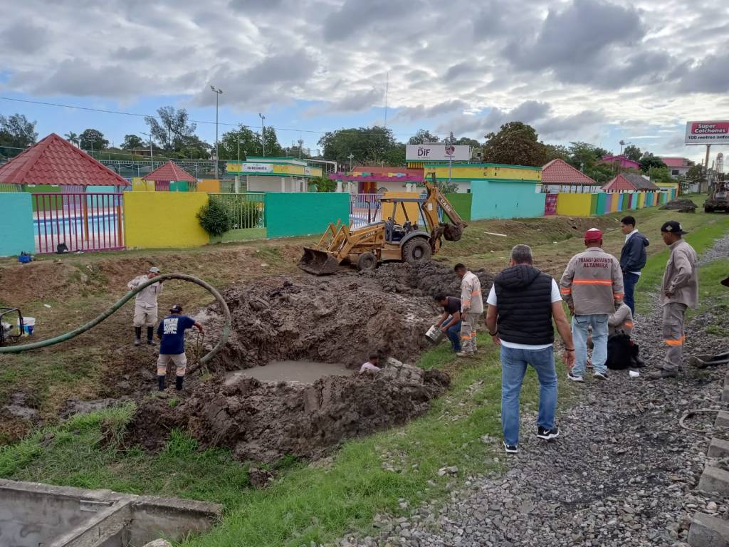 COMAPA Altamira Responde de Manera Urgente a Reparación de Fugas de Agua en Diferentes&nbsp;Sectores