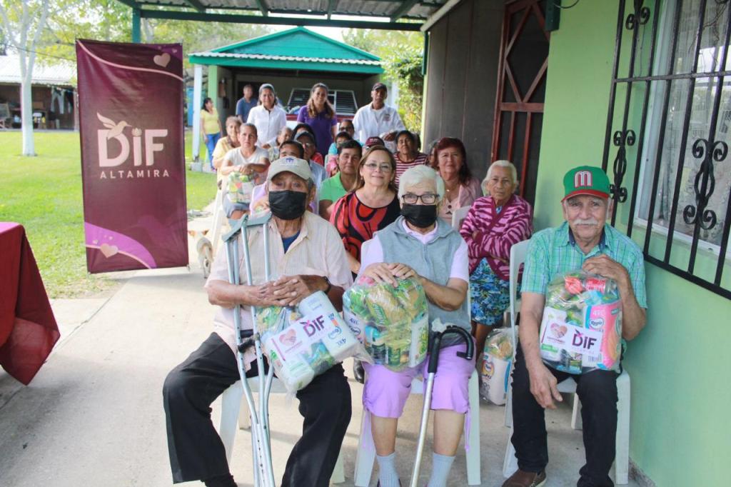 Rossy Luque de Martínez Distribuye Apoyos Alimentarios en Comunidades Rurales de&nbsp;Altamira