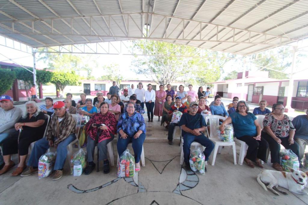 Rossy Luque de Martínez Lleva Esperanza a la Zona Rural de Altamira con Entrega de Apoyos&nbsp;Alimenticios
