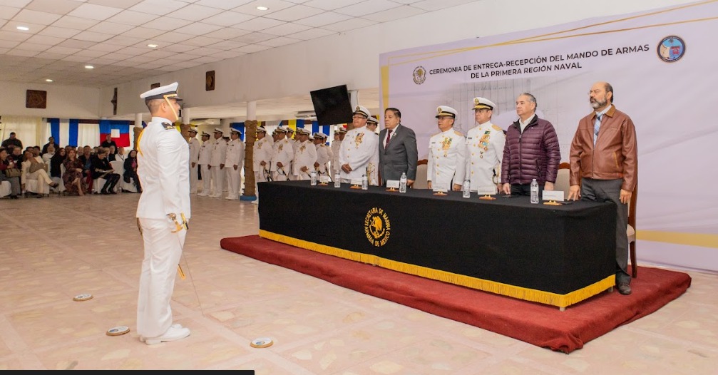 Adrián Oseguera Testifica Cambio de Mando en la Primera Región&nbsp;Naval
