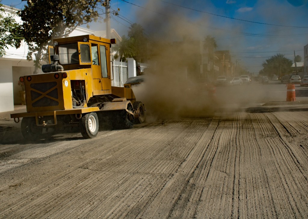 Ampliación del recarpeteo en rotondo principal progresa en Río&nbsp;Bravo