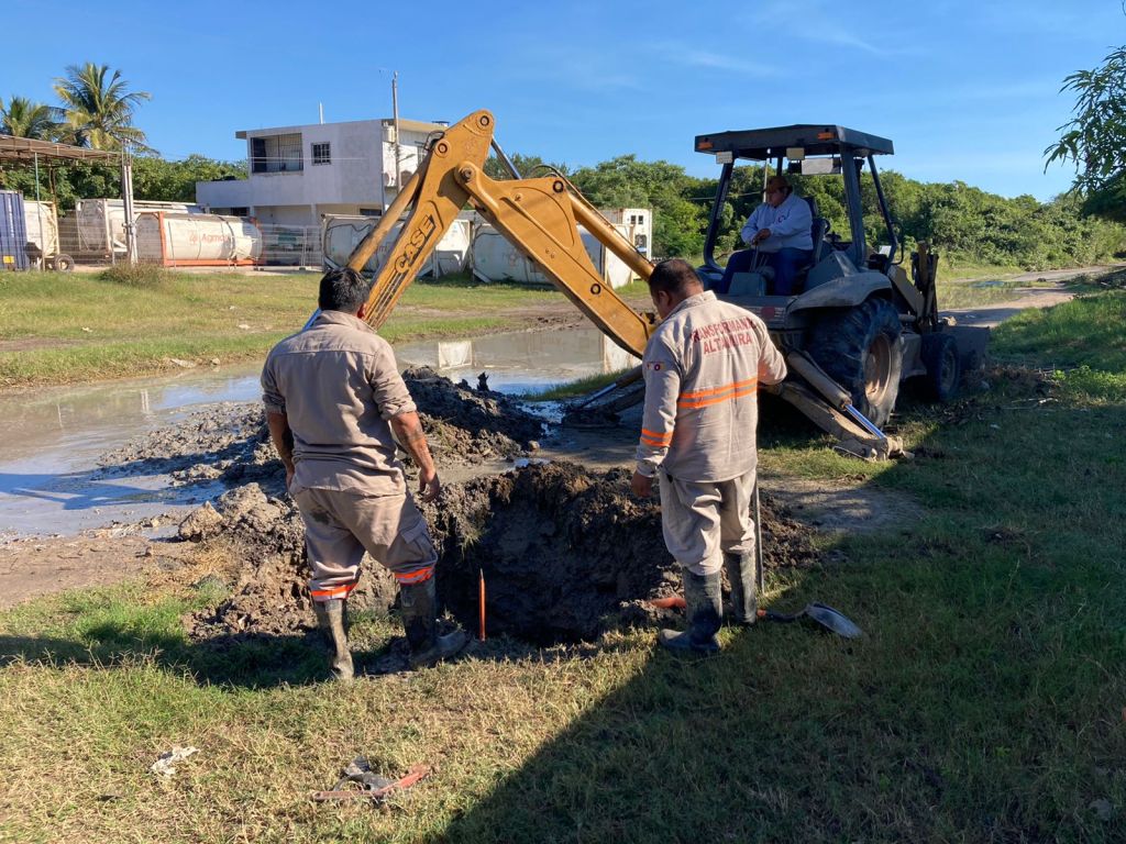 COMAPA Altamira Resuelve Fugas de Agua en Diversas&nbsp;Colonias