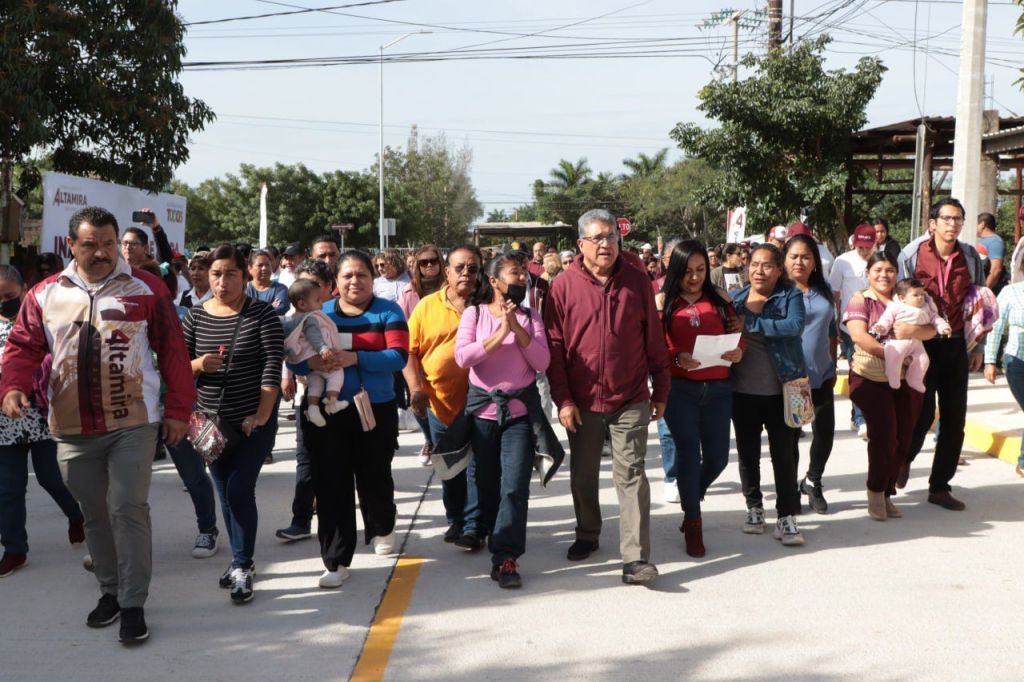 Transformación en la Colonia Altamira Sector III con Obras de Pavimentación: Armando&nbsp;Martínez