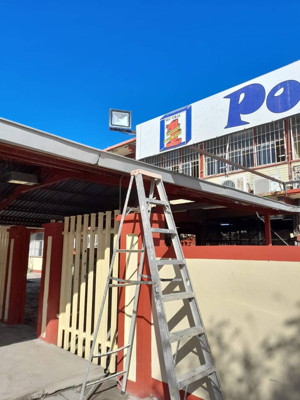 Refuerzan Iluminación en la Secundaria General número 1 de Río Bravo para Garantizar&nbsp;Seguridad