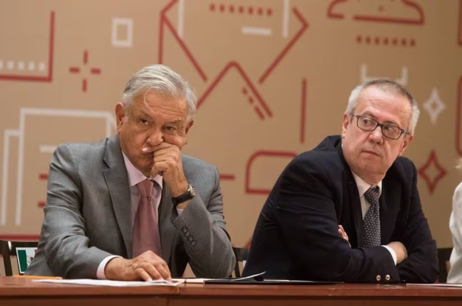 AMLO lamenta muerte de Carlos Urzúa: califica su fallecimiento como un ‘accidente’