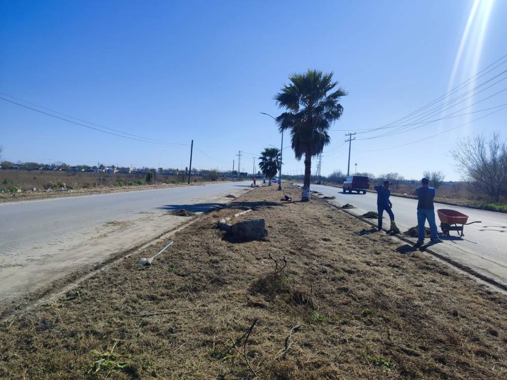 Gobierno de Río Bravo Mejora Accesos Peatonales con Intenso Trabajo de&nbsp;Limpieza
