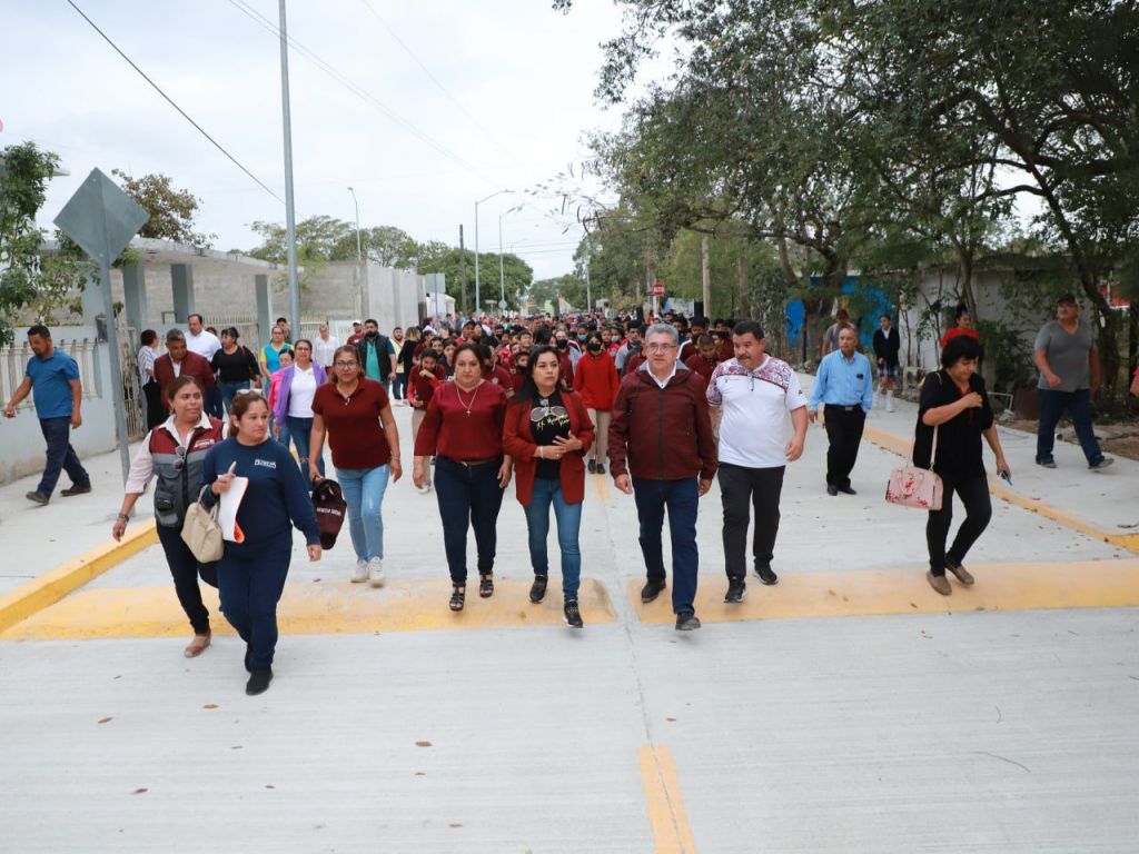 Entrega el Presidente Municipal de Altamira dos nuevas vialidades pavimentadas para mejorar la infraestructura&nbsp;urbana