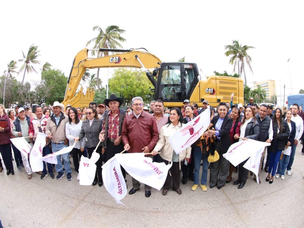 Altamira refuerza sector agrícola con entrega de excavadora de última&nbsp;generación